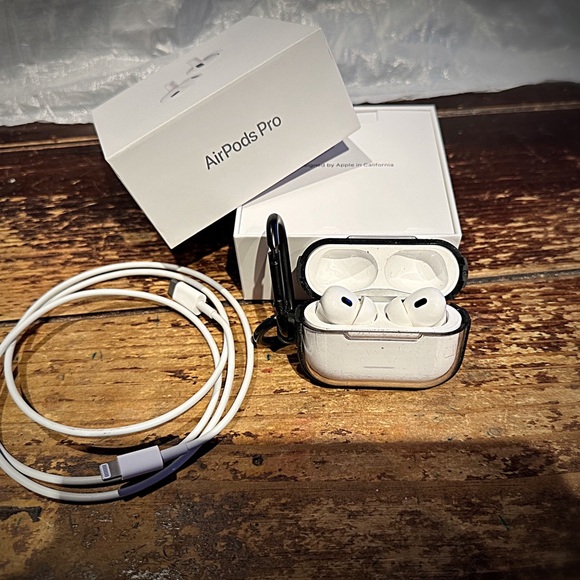 Apple IPod w/Otter Box - Picture 2 of 4